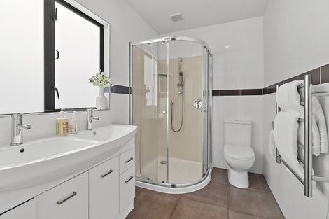 Photo of property in 64 Vintage Drive, Henderson, Auckland, 0612