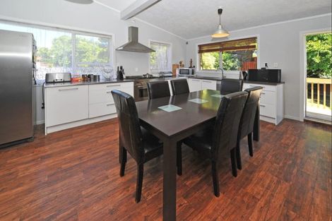 Photo of property in 6 Minton Place, Manurewa, Auckland, 2102