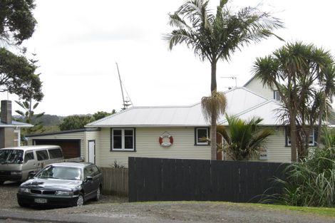 Photo of property in 24 The Terrace, Herald Island, Auckland, 0618