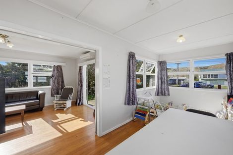Photo of property in 71 Awaroa Road, Helensville, 0800