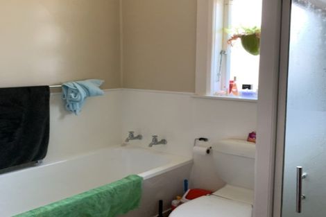 Photo of property in 195 Onepu Road, Lyall Bay, Wellington, 6022