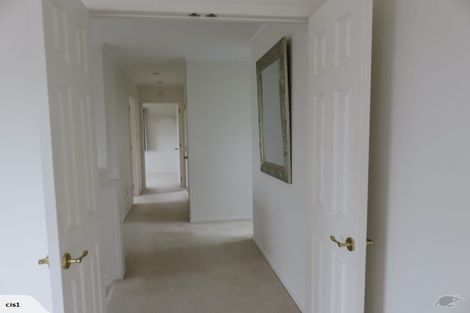 Photo of property in 21 Bard Place, Golflands, Auckland, 2013