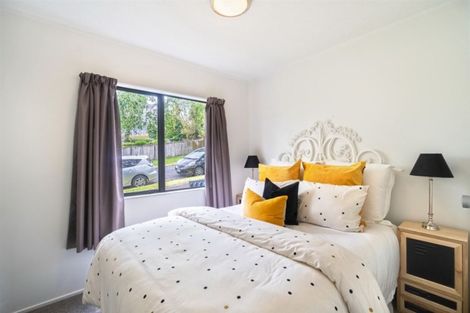 Photo of property in 2/9a Kitewao Street, Northcote, Auckland, 0627