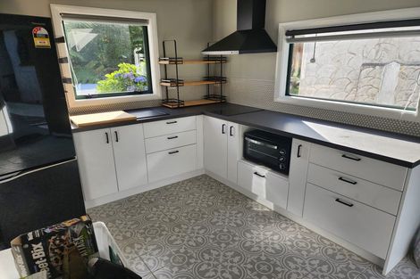 Photo of property in 30 Crest Road, Akatarawa, Upper Hutt, 5372