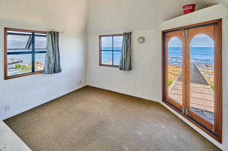 Photo of property in 164 The Esplanade, Houghton Bay, Wellington, 6023