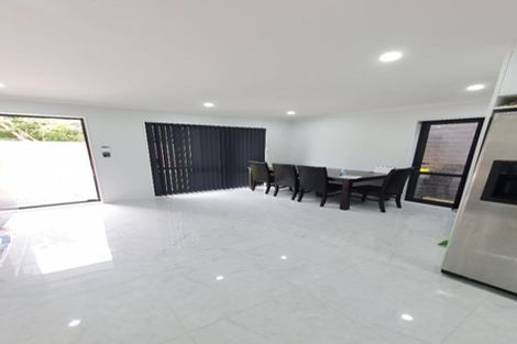 Photo of property in 425d Great South Road, Opaheke, Papakura, 2113