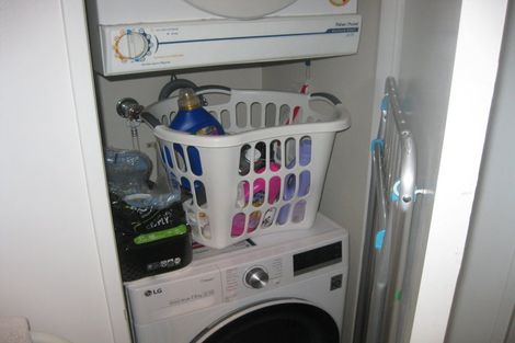 Photo of property in Gerondis Bldg Apartments, 407/60 Willis Street, Wellington Central, Wellington, 6011