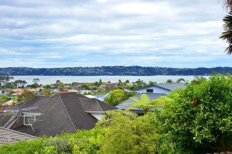 Photo of property in 82 Luckens Road, West Harbour, Auckland, 0618