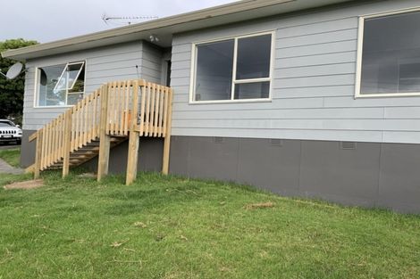 Photo of property in 12 Broadfield Street, Massey, Auckland, 0614