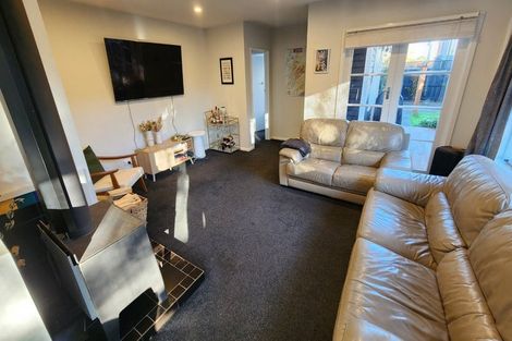 Photo of property in 90 Retreat Road, Avonside, Christchurch, 8061