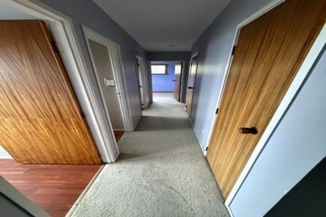 Photo of property in 2/521 Glenfield Road, Glenfield, Auckland, 0629