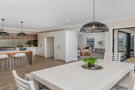 Photo of property in 16 Awatea Drive, Whitianga, 3510