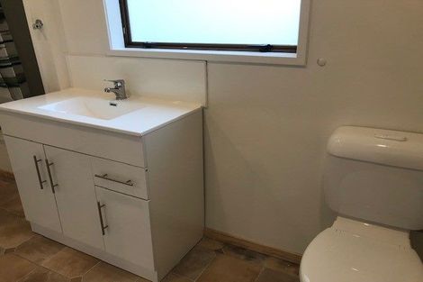 Photo of property in 12a Prince Regent Drive, Half Moon Bay, Auckland, 2012