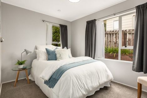 Photo of property in 40 Omapere Street, Whitby, Porirua, 5024