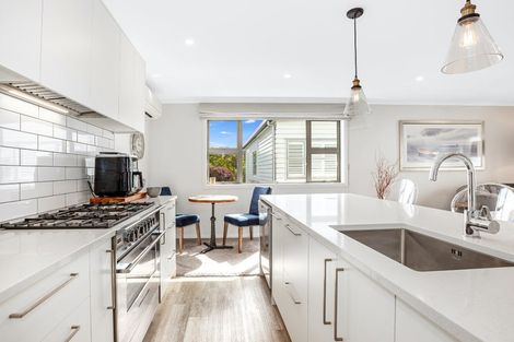 Photo of property in 5 Lucern Lane, Petone, Lower Hutt, 5012