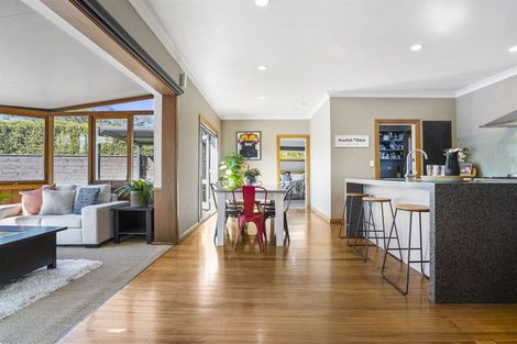 Photo of property in 11 Storey Avenue, Forest Lake, Hamilton, 3200