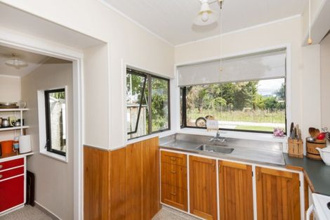 Photo of property in 36 Ngakoroa Road, Ormond, Gisborne, 4071