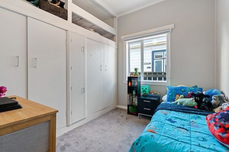 Photo of property in 9 East Street, Petone, Lower Hutt, 5012