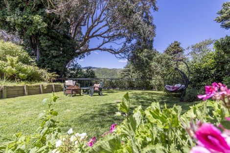 Photo of property in 35 Tennis Court Road, Raumati South, Paraparaumu, 5032