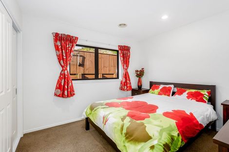 Photo of property in 16 Frances Brown Avenue, Aotea, Porirua, 5024