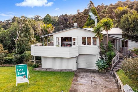 Photo of property in 24 Punga Place, Whitianga, 3510