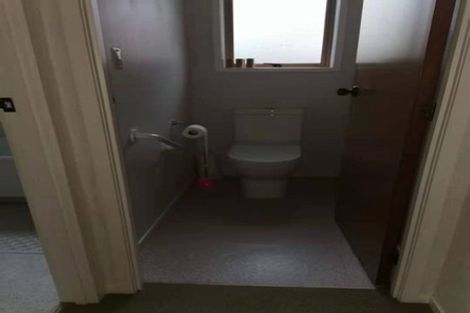 Photo of property in 2/6 Philson Terrace, Browns Bay, Auckland, 0630