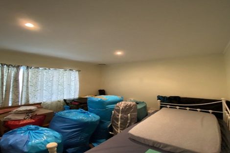 Photo of property in 33 Omapere Street, Whitby, Porirua, 5024