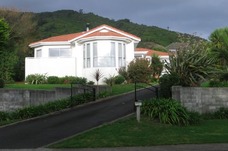 Photo of property in 81 Huia Street, Waikanae, 5036