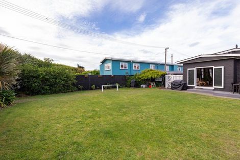 Photo of property in 154 Marine Parade, New Brighton, Christchurch, 8083