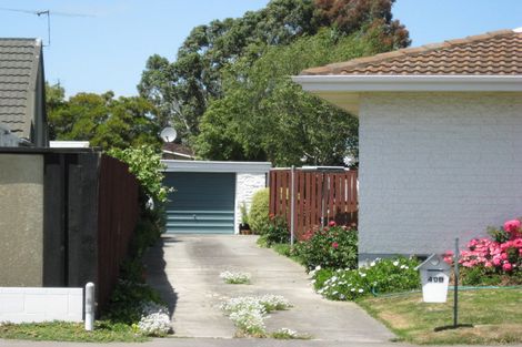 Photo of property in 2/40 Delaware Crescent, Russley, Christchurch, 8042