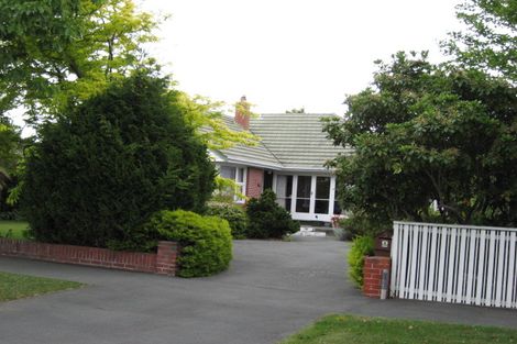 Photo of property in 5 Burnside Crescent, Burnside, Christchurch, 8053
