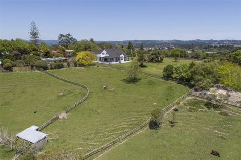 Photo of property in 296 Old North Road, Kumeu, 0892