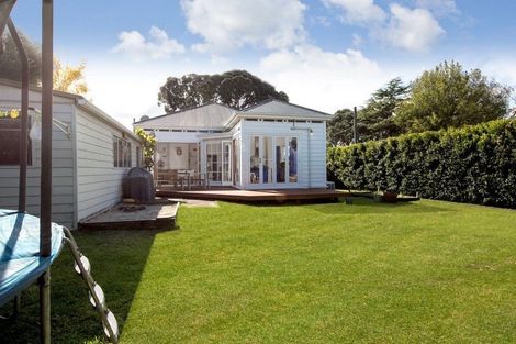 Photo of property in 31 Sutherland Road, Point Chevalier, Auckland, 1025