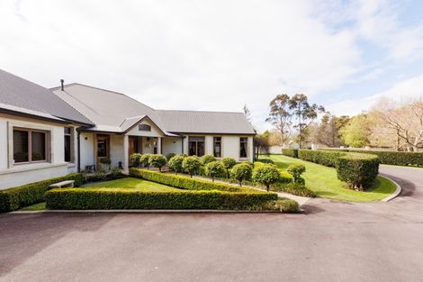 Photo of property in 5 Waicola Drive, Fitzherbert, Palmerston North, 4471