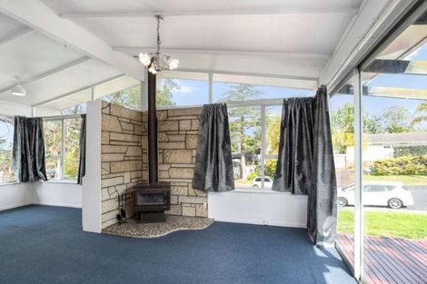 Photo of property in 51 Normanton Street, Glenfield, Auckland, 0629