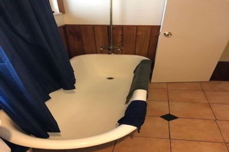 Photo of property in 93 Edgewater Drive, Pakuranga, Auckland, 2010