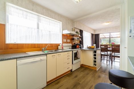 Photo of property in 116 Taylor Terrace, Tawa, Wellington, 5028