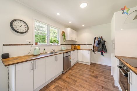 Photo of property in 115 Manuka Street, Stokes Valley, Lower Hutt, 5019