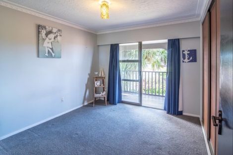Photo of property in 10 Ruddenklau Lane, Bishopdale, Christchurch, 8053