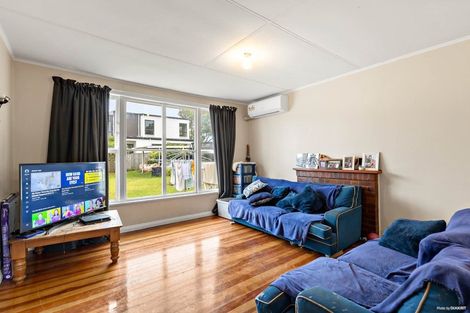 Photo of property in 33 Line Road, Glen Innes, Auckland, 1072