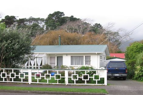 Photo of property in 14 Alexander Street, Waikanae, 5036