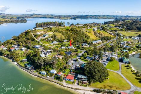 Photo of property in 2 Cliff Street, Pahi, Paparoa, 0571