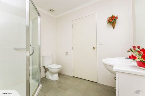 Photo of property in 4 Wakaroa Avenue, Te Atatu Peninsula, Auckland, 0610
