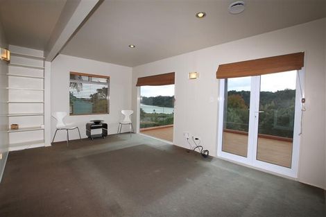 Photo of property in 55 Pemberton Avenue, Bayview, Auckland, 0629