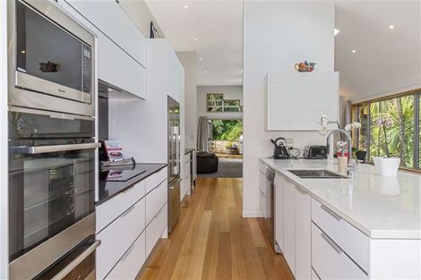 Photo of property in 12 Moreton Drive, Manly, Whangaparaoa, 0930