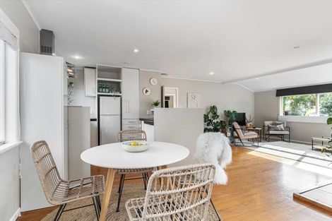 Photo of property in 1/7 Arahia Street, Northcote, Auckland, 0627