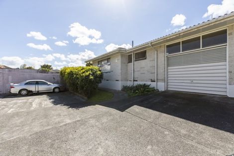 Photo of property in 2/28 Oakland Avenue, Papatoetoe, Auckland, 2025