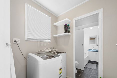 Photo of property in 19 Halswell Crescent, Westbrook, Palmerston North, 4412