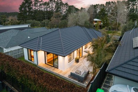 Photo of property in 25 Nobilo Road, Kumeu, 0810