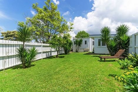Photo of property in 92 Astley Avenue, New Lynn, Auckland, 0600
